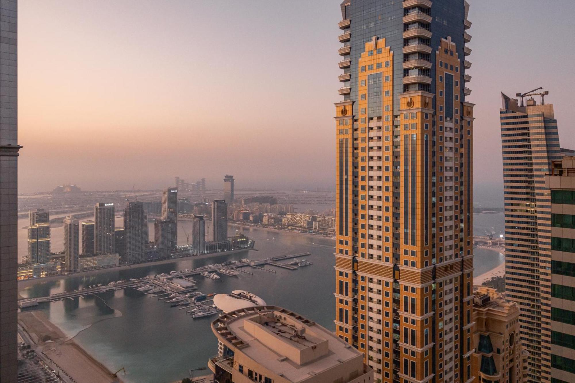 Torch 77 - By Saffron House Ostello Dubai Esterno foto