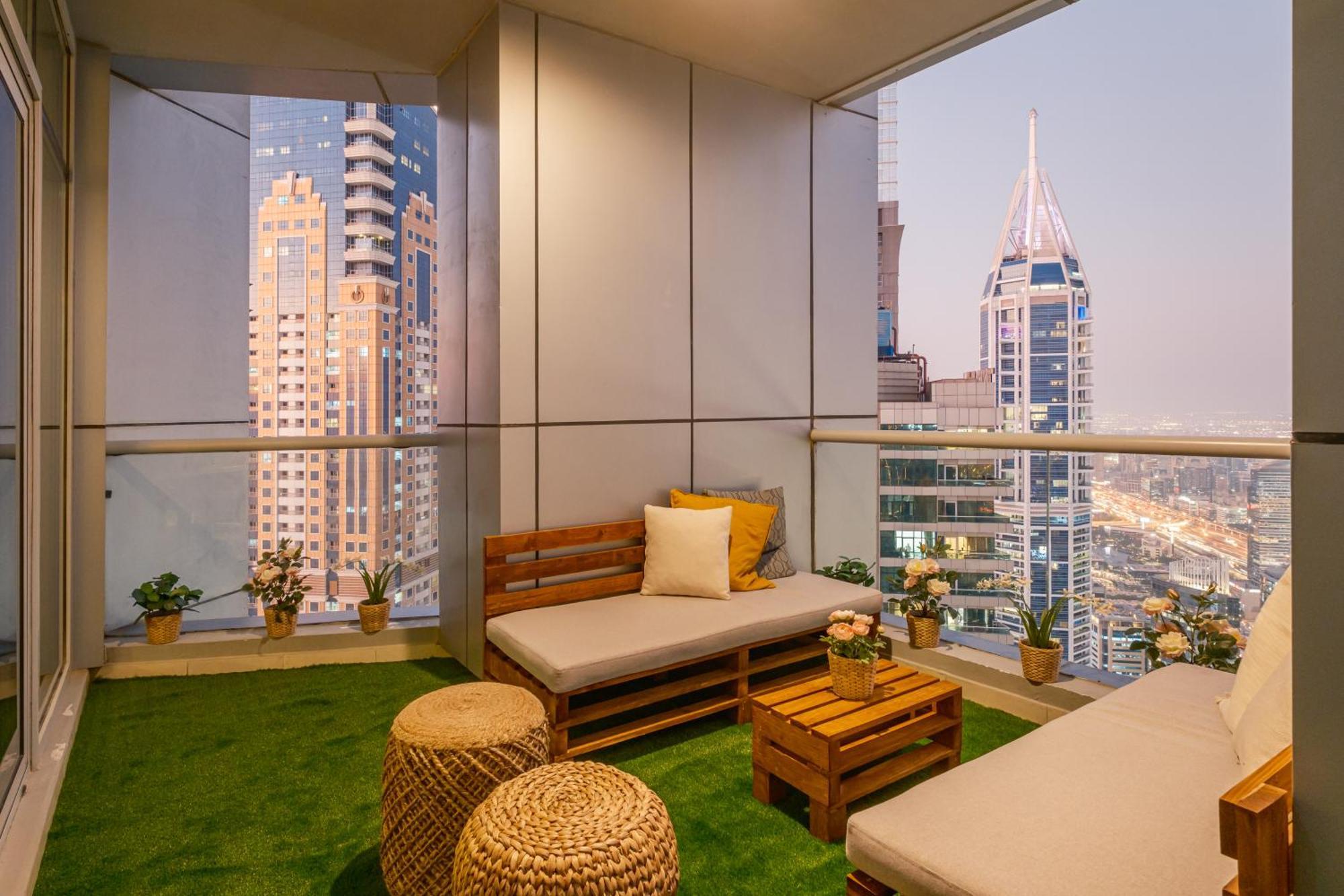 Torch 77 - By Saffron House Ostello Dubai Esterno foto