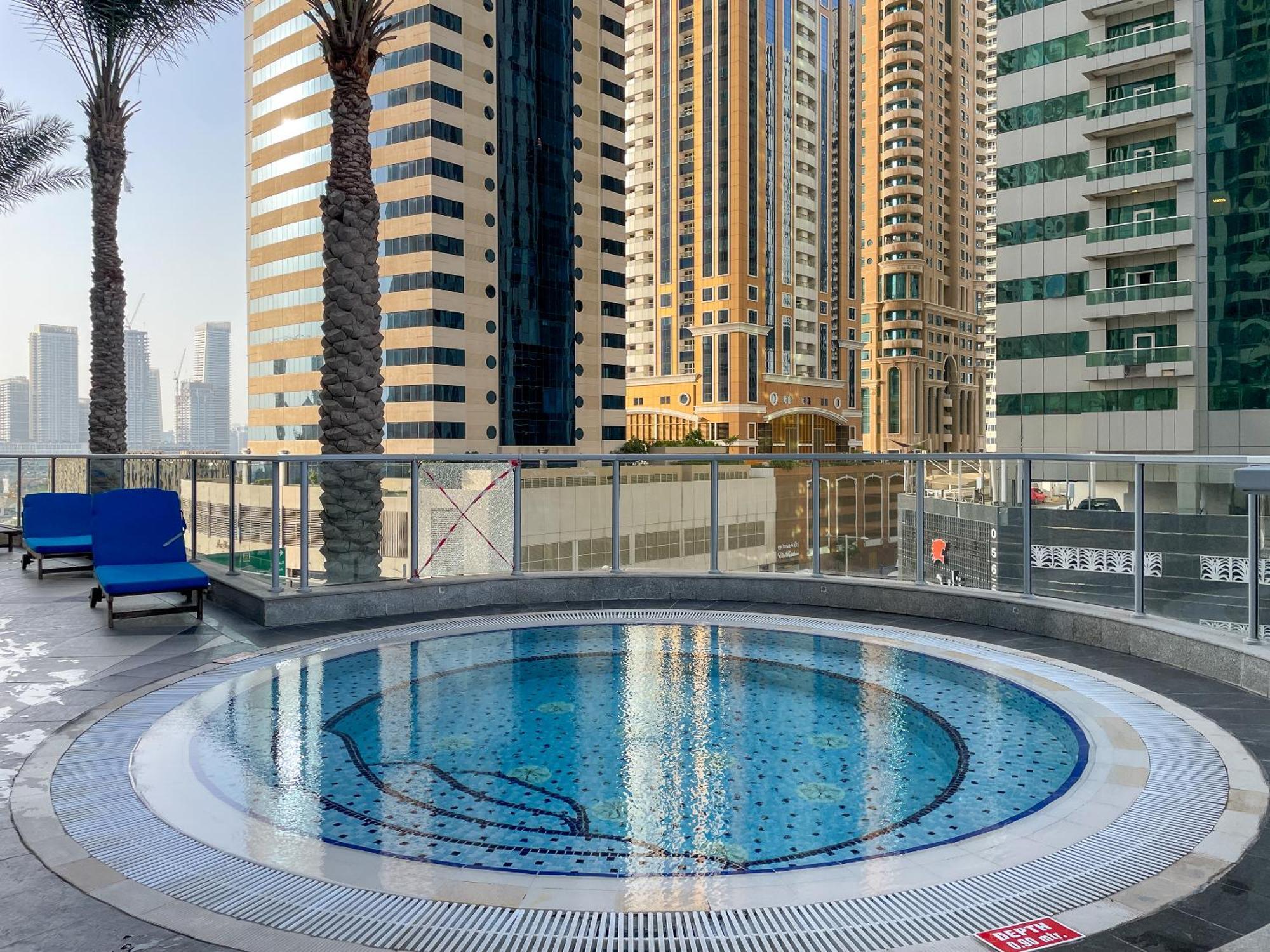 Torch 77 - By Saffron House Ostello Dubai Esterno foto