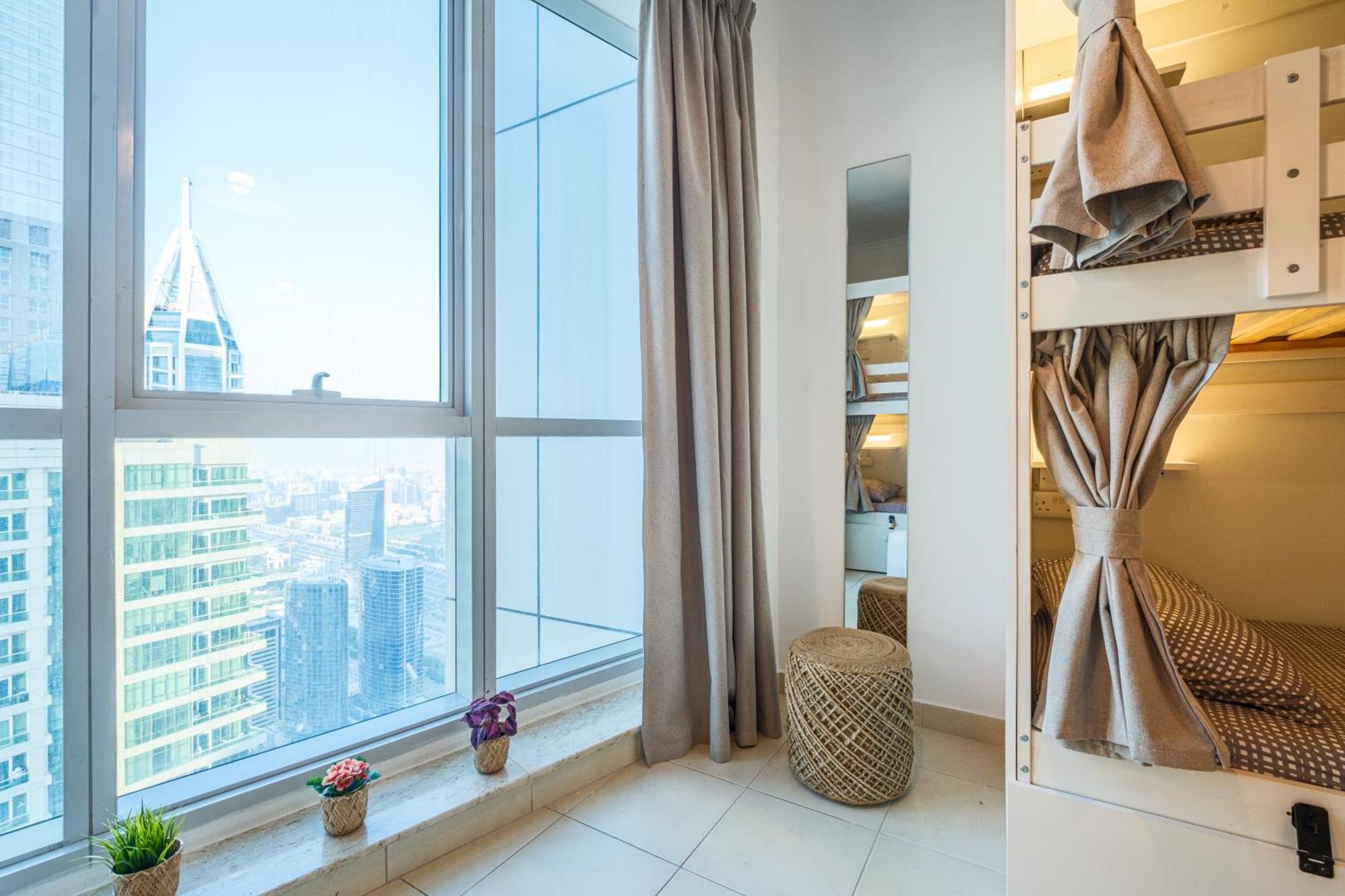 Torch 77 - By Saffron House Ostello Dubai Esterno foto