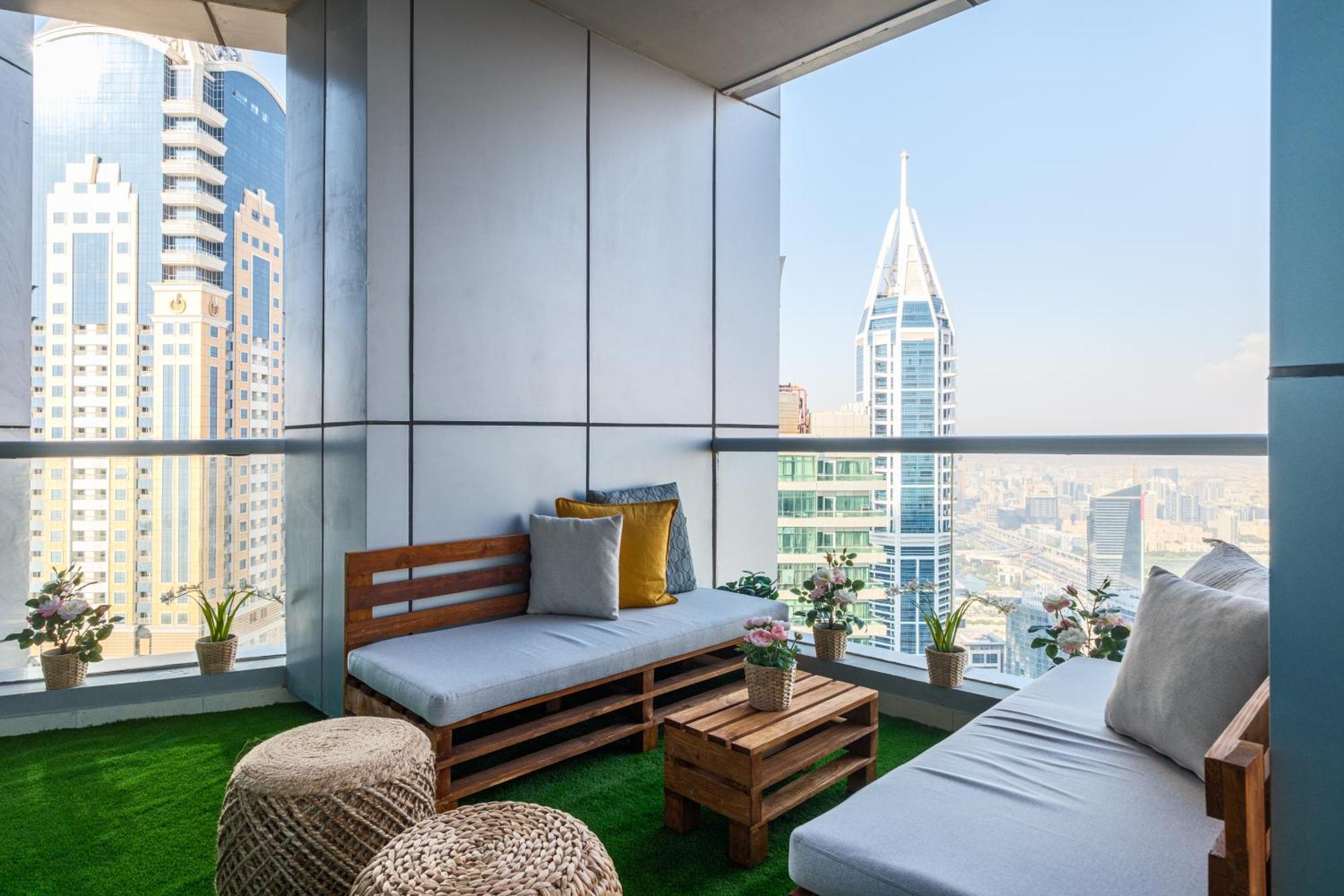 Torch 77 - By Saffron House Ostello Dubai Esterno foto