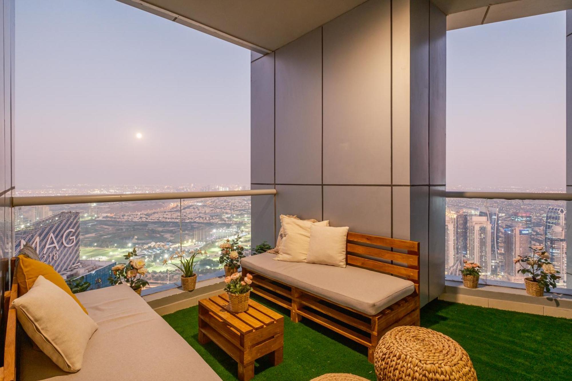 Torch 77 - By Saffron House Ostello Dubai Esterno foto