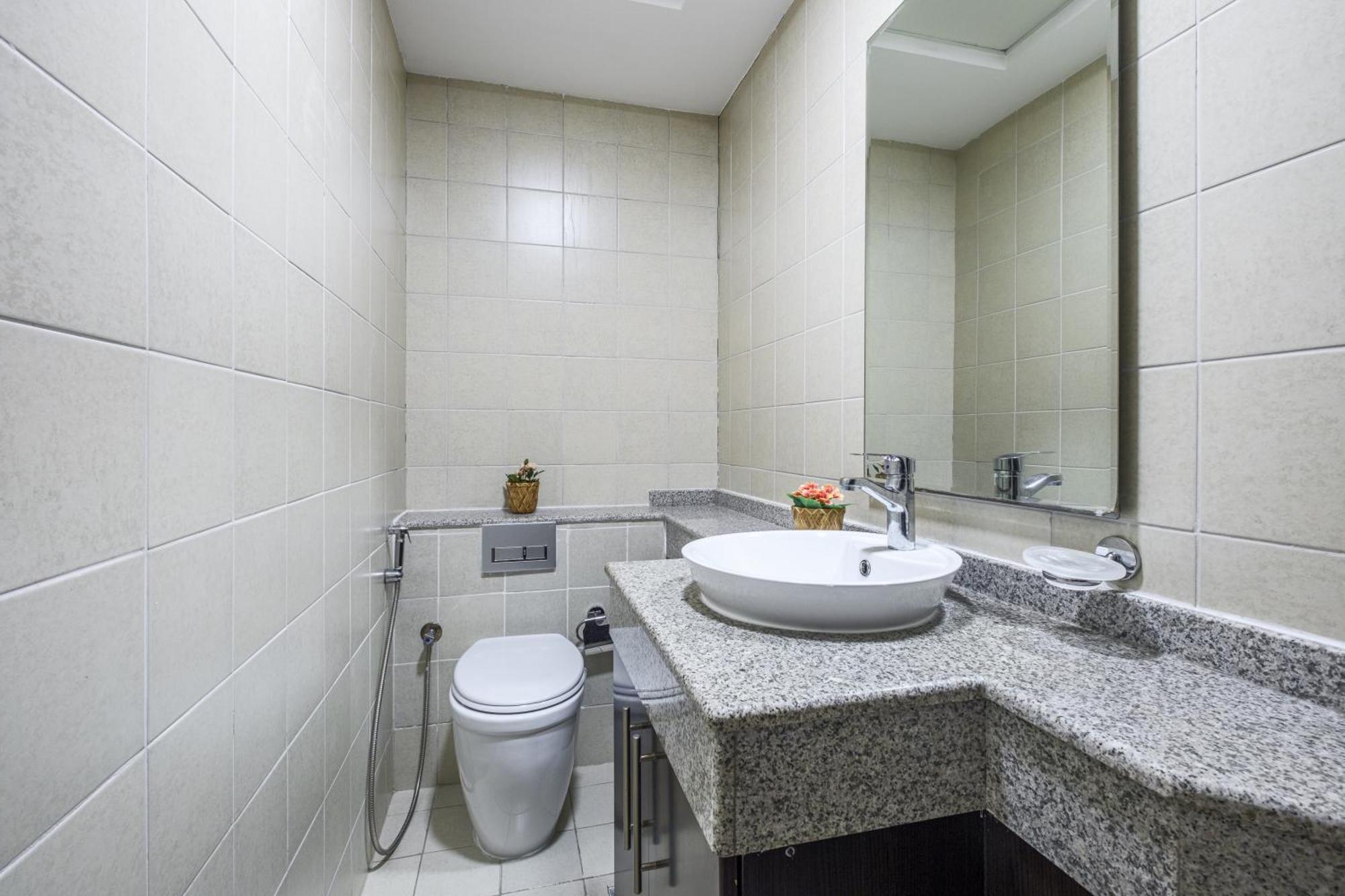 Torch 77 - By Saffron House Ostello Dubai Esterno foto